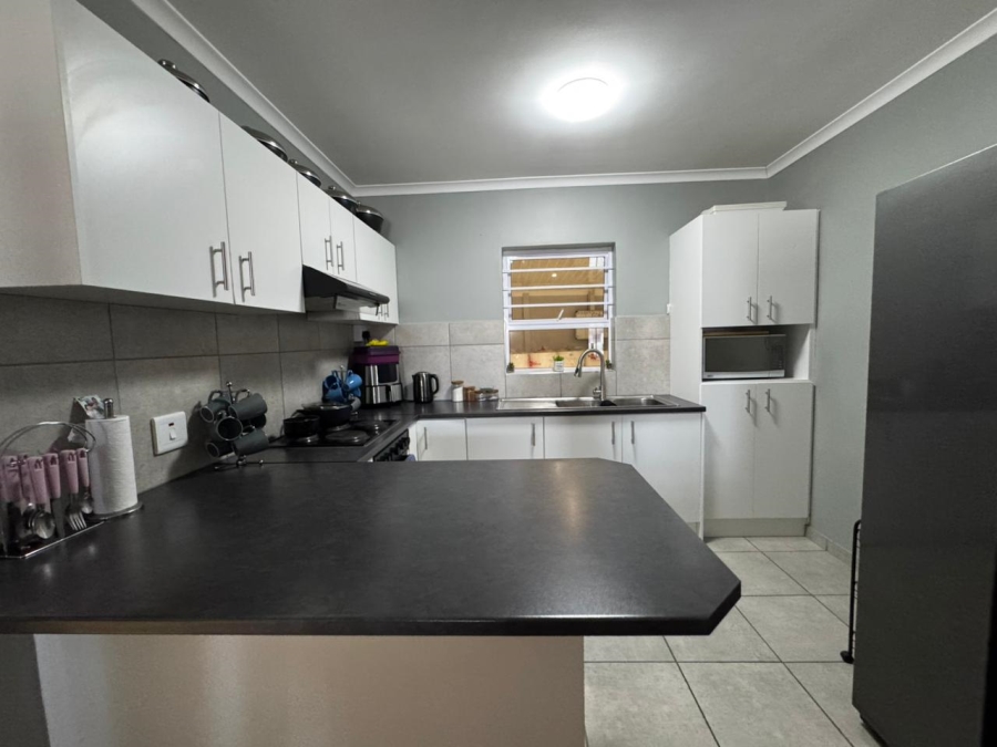 To Let 2 Bedroom Property for Rent in Dennemere Western Cape